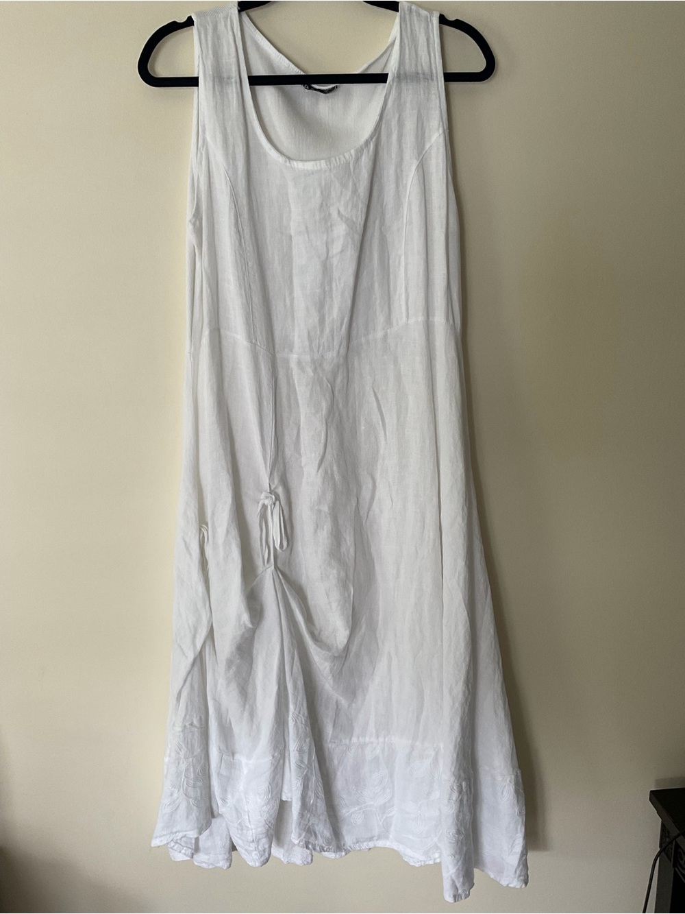 Bella Amore White Linen Scoop Neck Tank - Picture 4 of 12